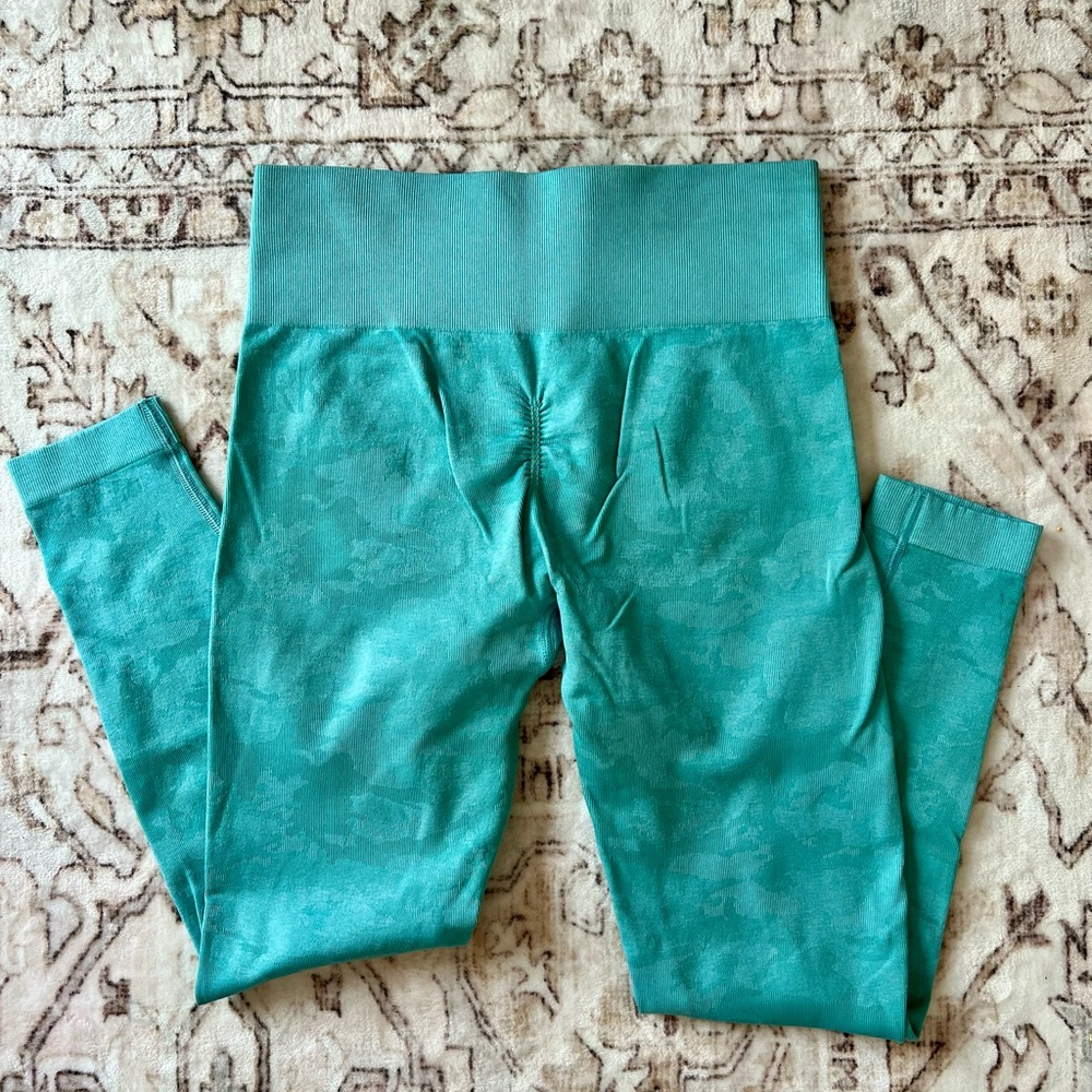 Gymshark Scrunch Camo Teal Leggings